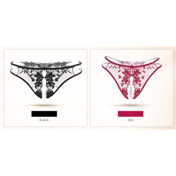 Кружевные трусики с прорезью между ног